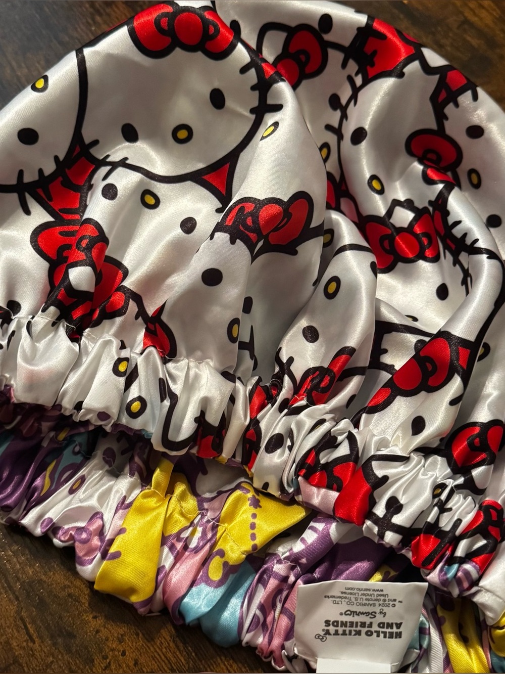 Reversible Hello Kitty and friends Bonnet